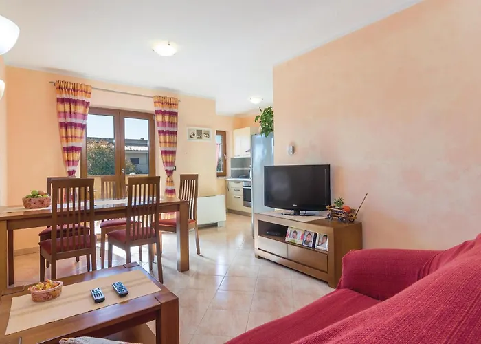 Daire 3 Bedroom Cozy In Poreč