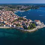 Amazing Apartment In Porec Apartman