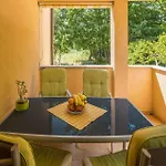 3 Bedroom Cozy In דירה