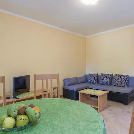 3 Bedroom Cozy In * 포레치