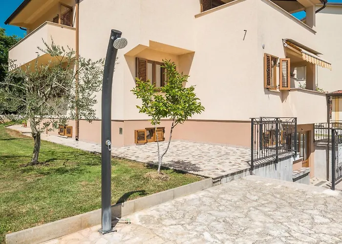 Апартаменты 3 Bedroom Cozy In Пореч