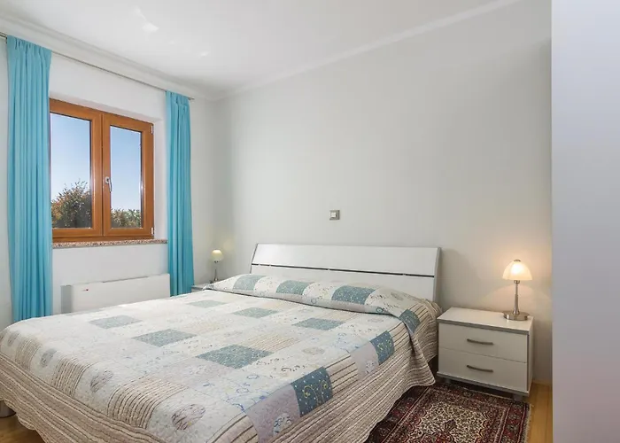 Апартаменты 3 Bedroom Cozy In Пореч