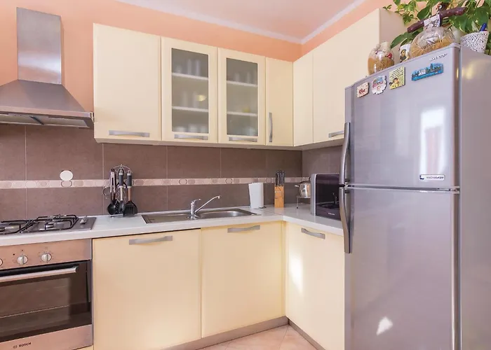 Апартаменты 3 Bedroom Cozy In *