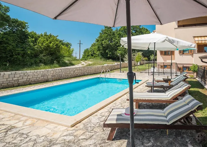 Appartamento 3 Bedroom Cozy In