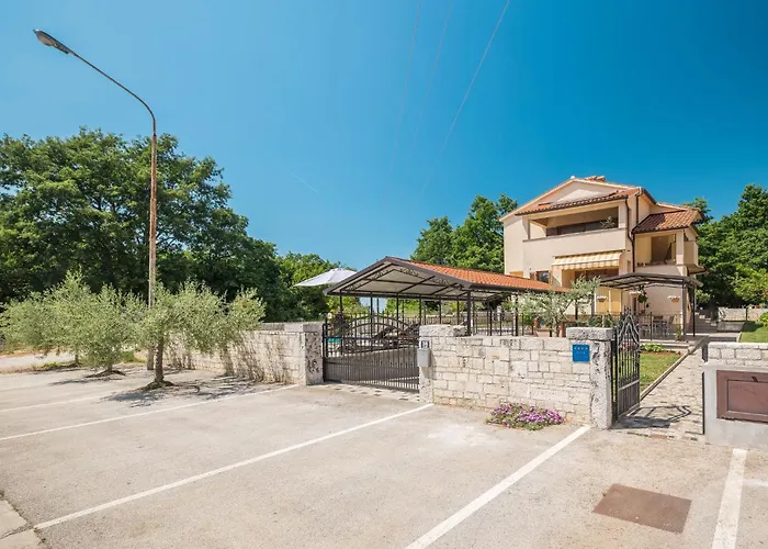 Appartamento 3 Bedroom Cozy In *